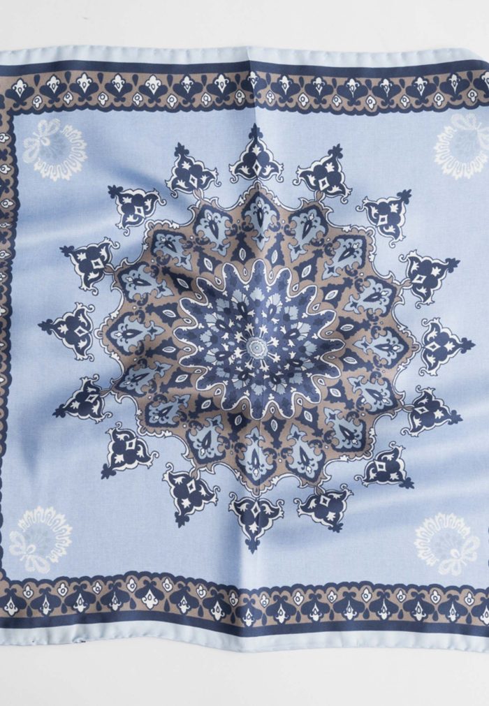 Light blue silk pocket square - Image 2