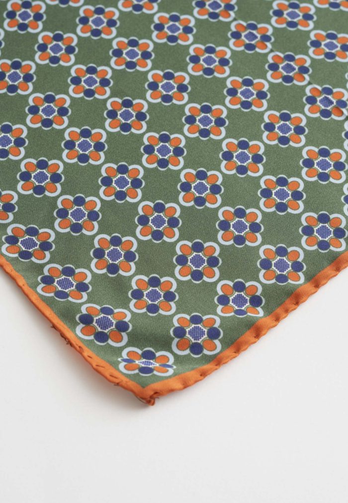Green silk pocket square - Image 4