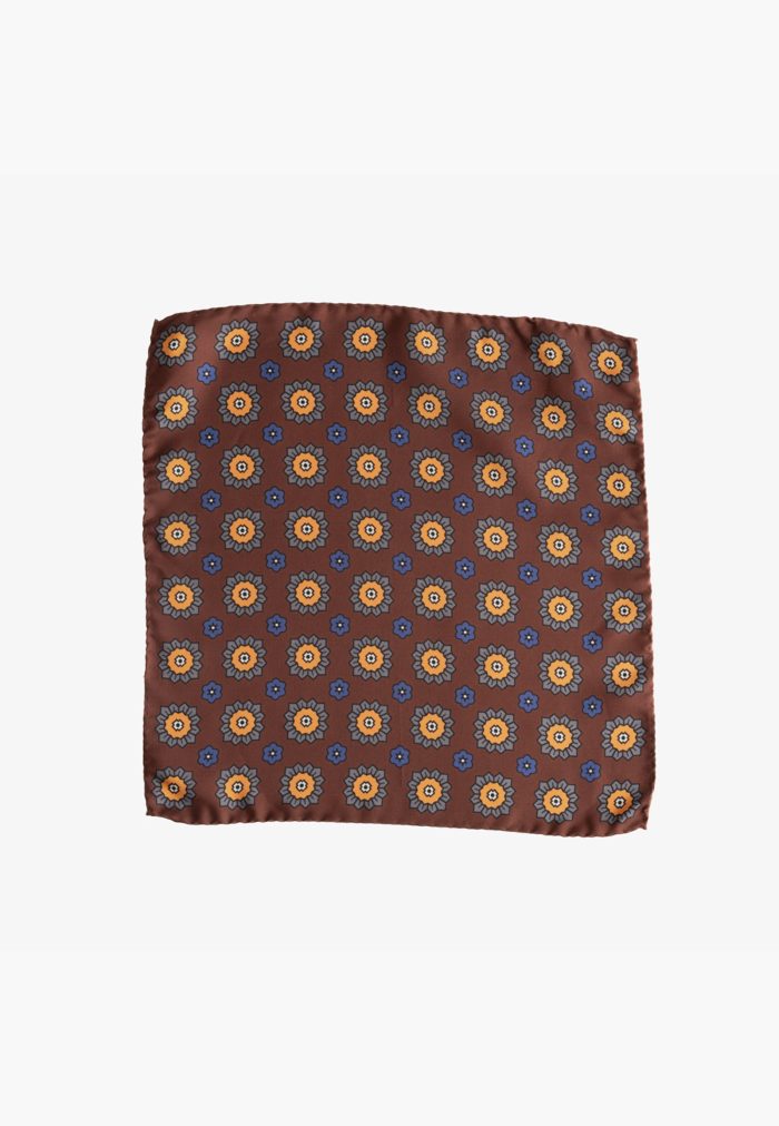 Burgundy silk pocket square - Image 2
