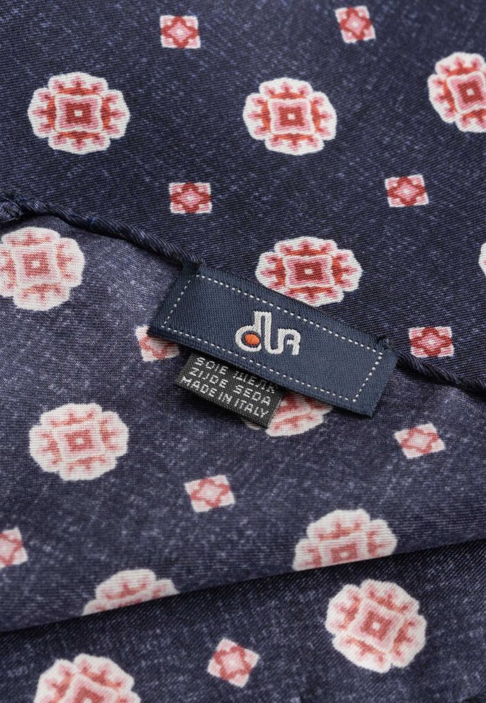 Blue-red silk pocket square - Image 4